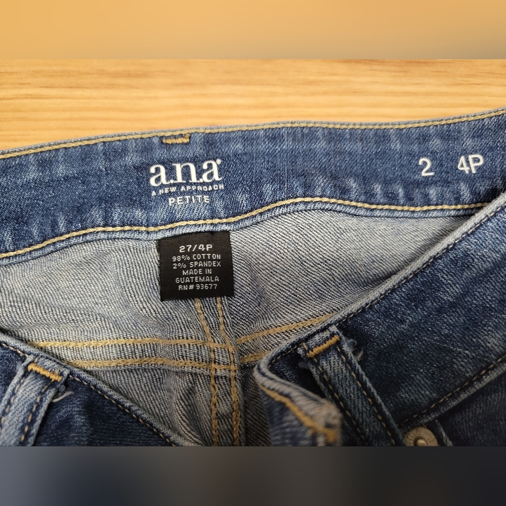 Capris - Picture 3 of 9